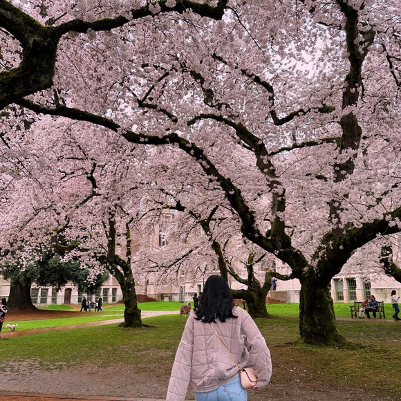 Meet your Posher, Camila - Picture 3 of 3